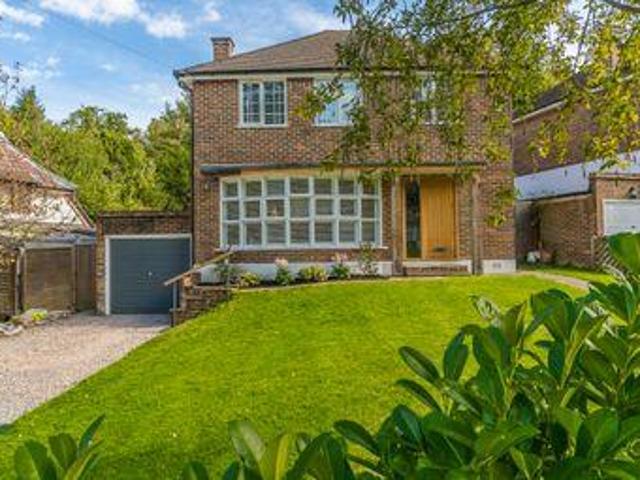 House for sale in Hillview, Surrey