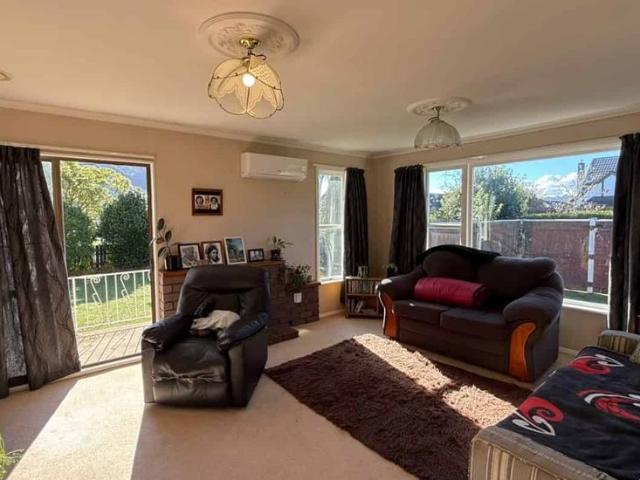 House for rent in Pauatahanui, Wellington