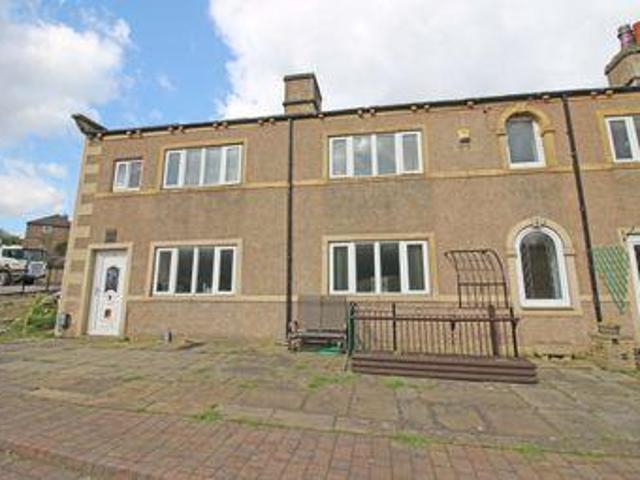 House for sale in Huddersfield, West Yorkshire