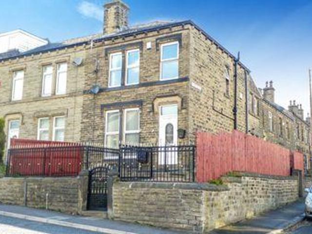 House for sale in Huddersfield, West Yorkshire