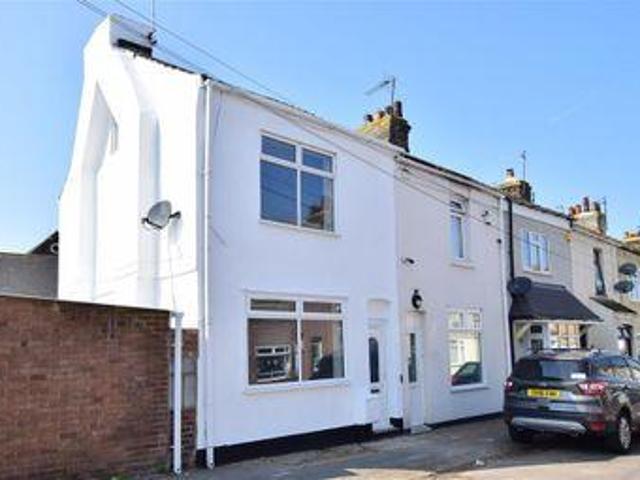 House for sale in Oad Street, Kent