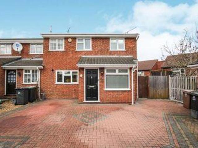 House for sale in Luton