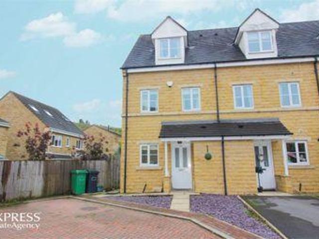 House for sale in Huddersfield, West Yorkshire