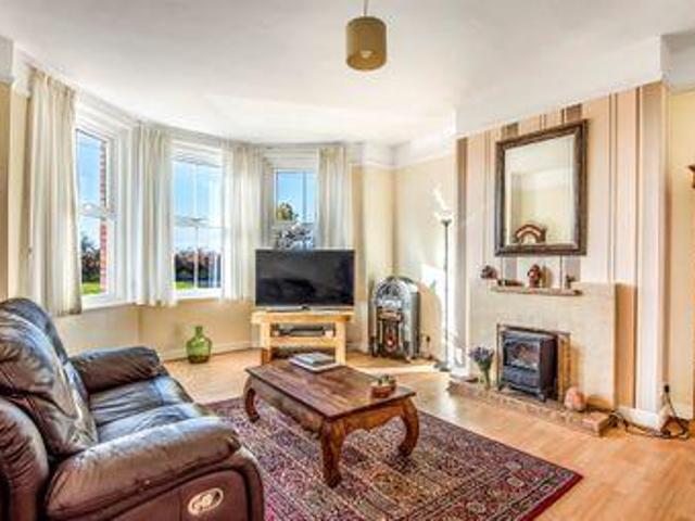 House for sale in Hillview, Surrey