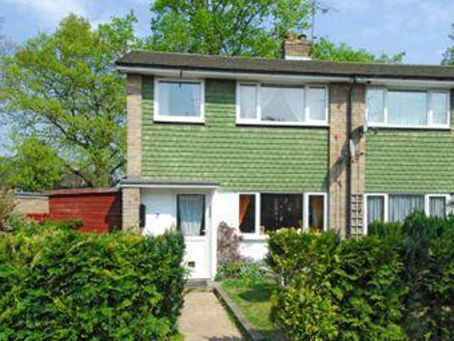House for sale in Heol-las, Surrey