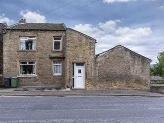 House for sale in Huddersfield, West Yorkshire