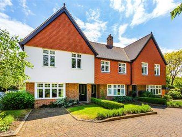 House for sale in Pachesham Park, Surrey