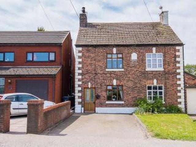 House for sale in Roby Mill, Lancashire