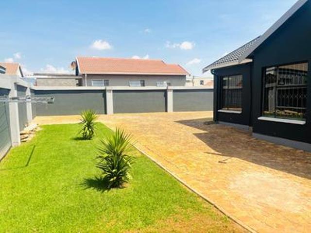 House for rent in Roodepoort, City of Johannesburg Metropolitan Municipality