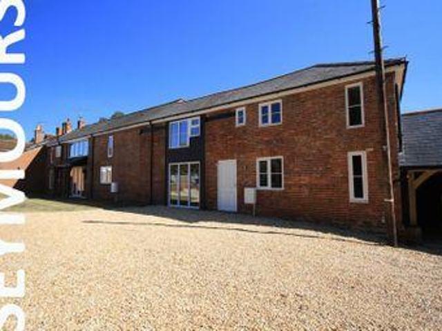 House for rent in Pachesham Park, Surrey