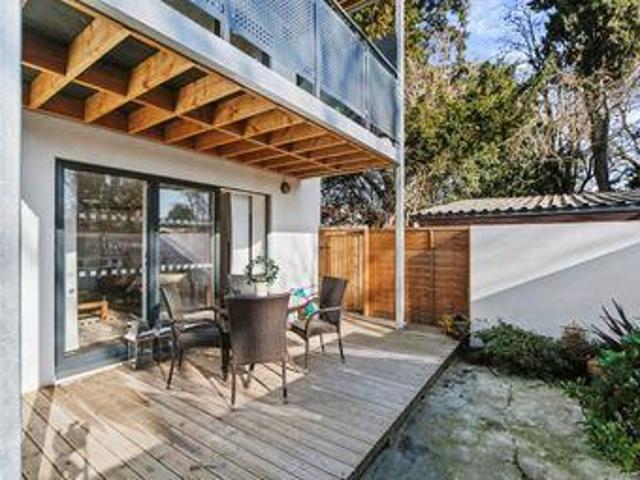 House for rent in Row Town, Surrey