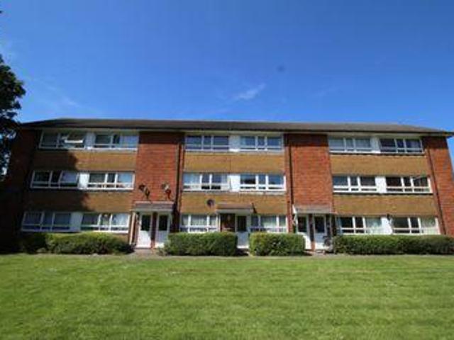 House for rent in Row Town, Surrey
