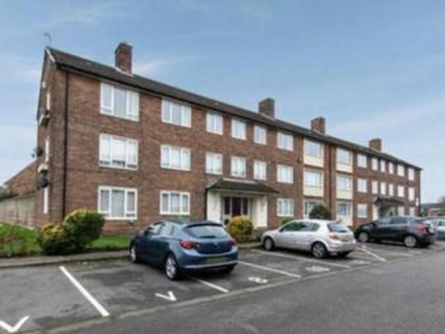 House for rent in Calderstones