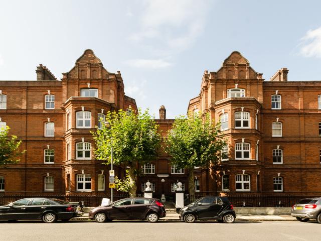 Apartment for rent in West Kensington, Greater London