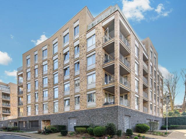 Apartment for rent in Mill Hill, Greater London