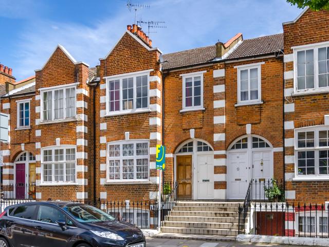 Apartment for rent in West Kensington, Greater London