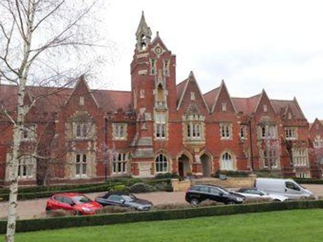 House for rent in Navestock Side