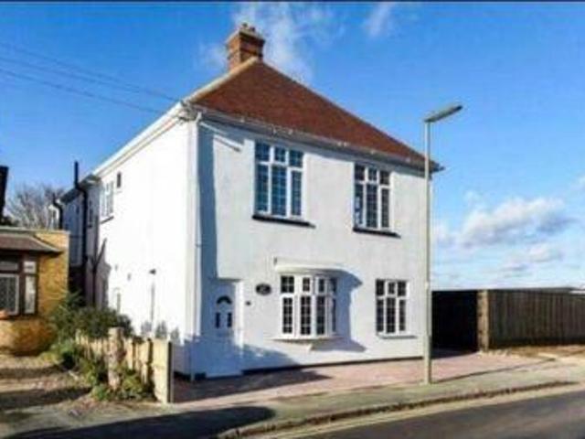 House for rent in Row Town, Surrey