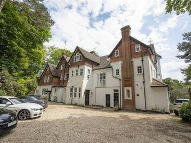 House for sale in Heol-las, Surrey