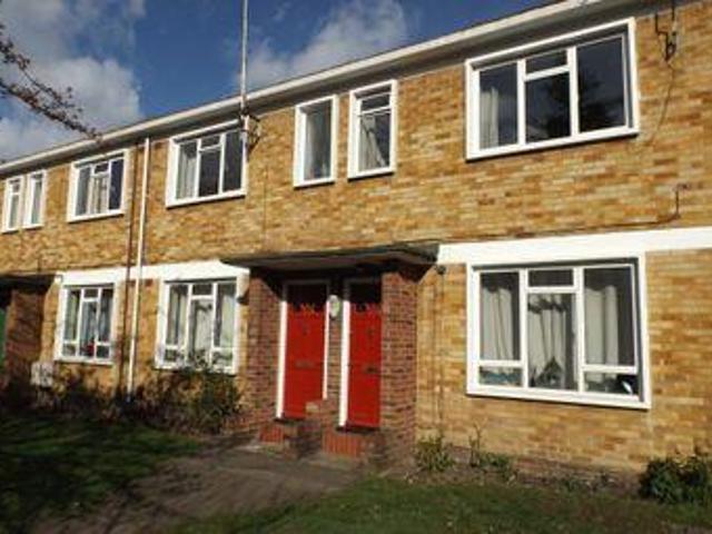 House for sale in Heol-las, Surrey