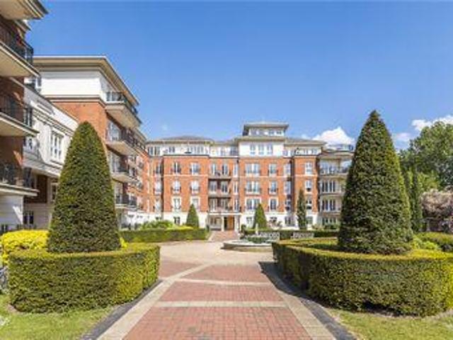House for sale in Twickenham, Greater London