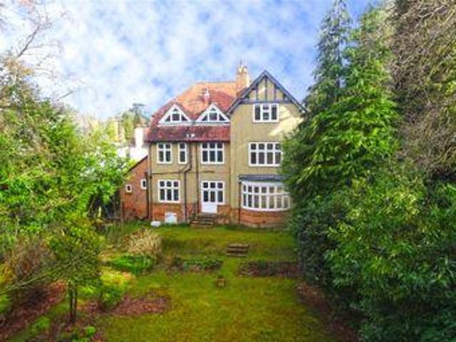 House for sale in Heol-las, Surrey
