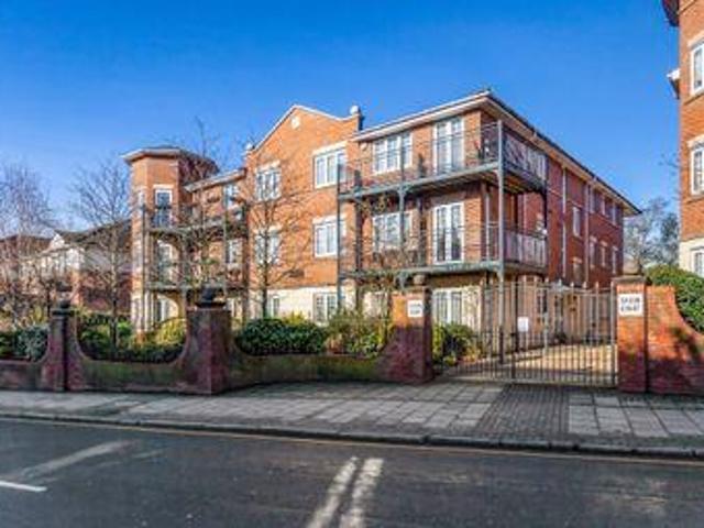 House for sale in Edgware, Greater London