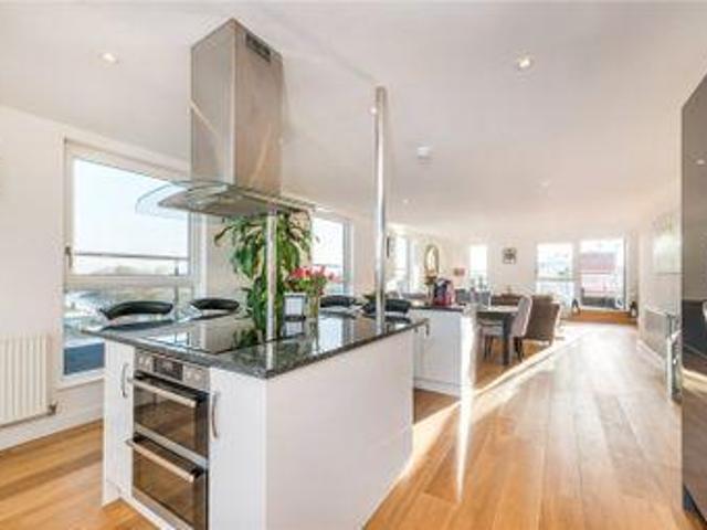 House for sale in Brentford End, Greater London