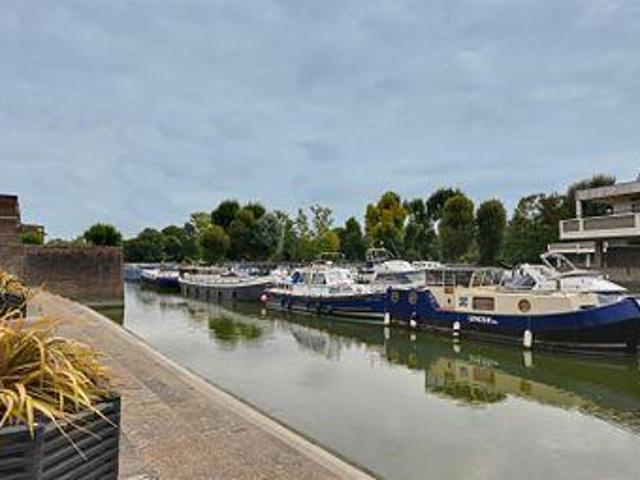 House for sale in Brentford End, Greater London