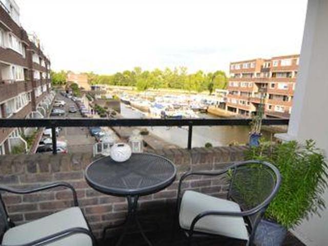 House for sale in Brentford End, Greater London