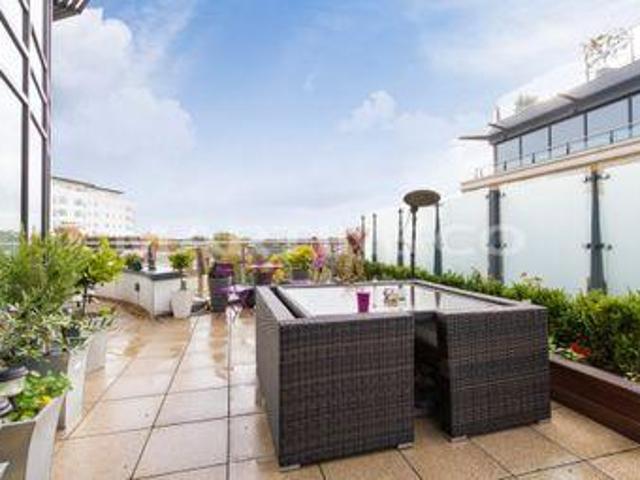 House for sale in Brentford End, Greater London