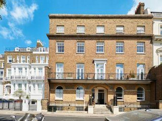 House for sale in Deepcut, Surrey