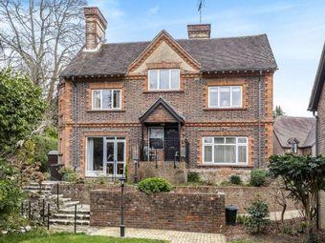 House for sale in Fole, Surrey