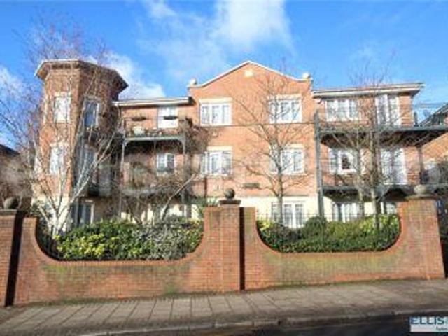 House for sale in Edgware, Greater London