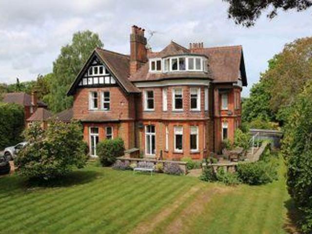 House for sale in Fole, Surrey