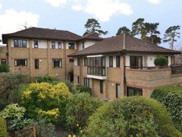 House for sale in Pachesham Park, Surrey