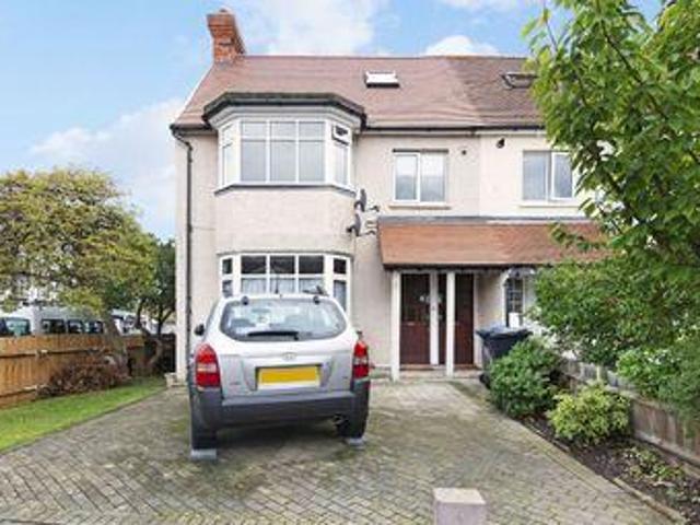 House for sale in Royal Borough of Kingston upon Thames, Greater London