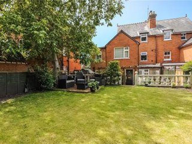 House for sale in Heol-las, Surrey