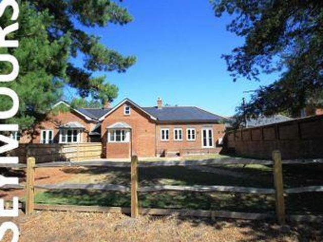 House for rent in Pachesham Park, Surrey