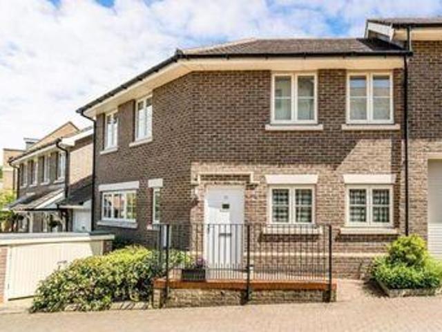 House for rent in Pouchen End, Hertfordshire