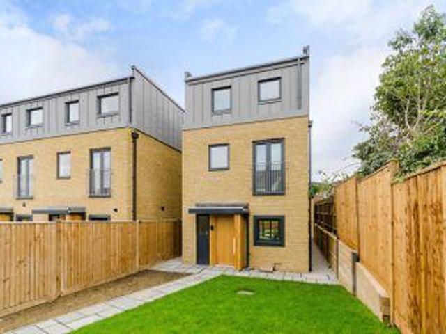 House for sale in Worcester Park, Greater London