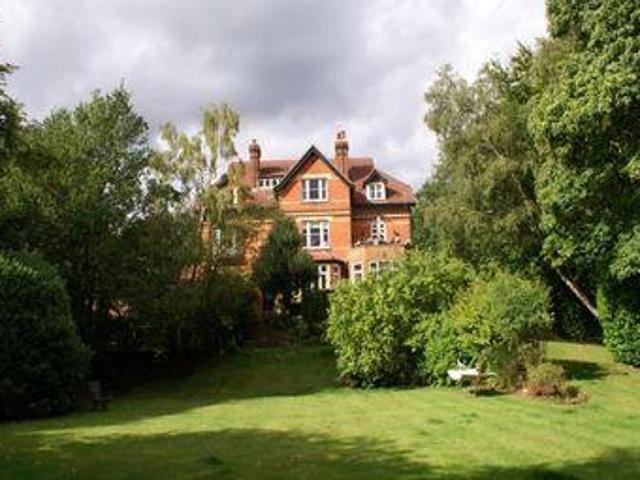 House for sale in Heol-las, Surrey