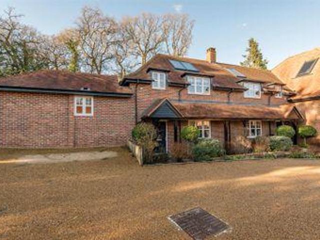 House for sale in Pachesham Park, Surrey