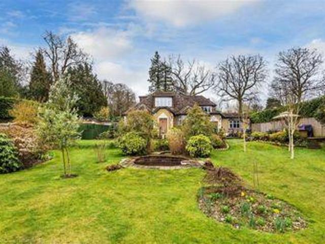 House for sale in Hillview, Surrey