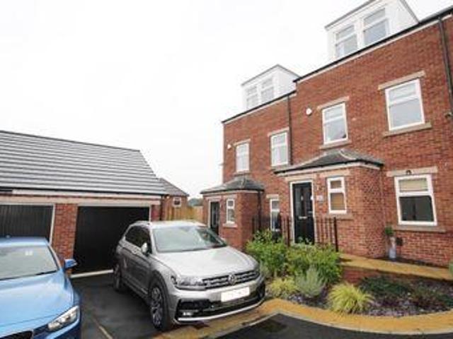 House for sale in Mirfield, West Yorkshire