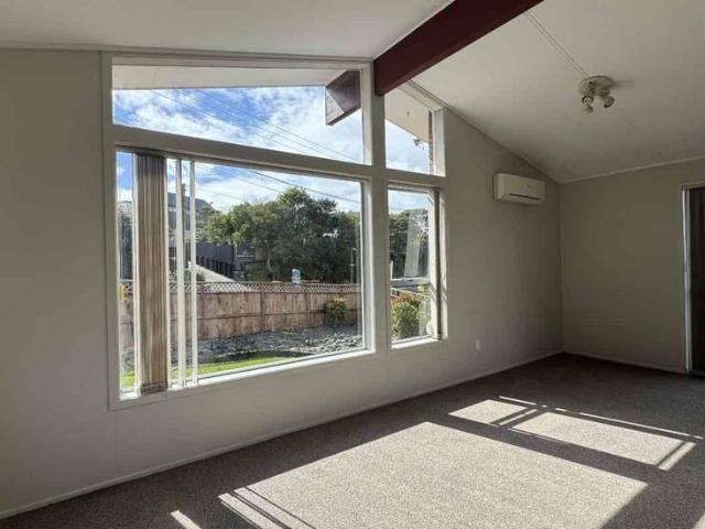 House for rent in Tōtara Vale, Kaipātiki