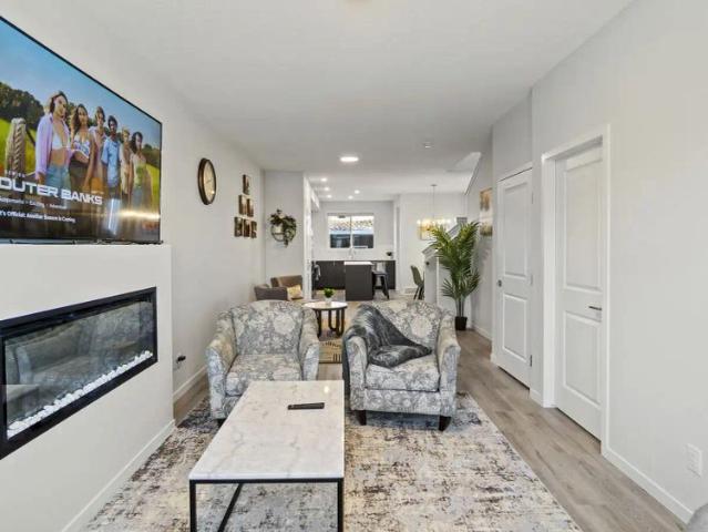 House for rent in Glacier Ridge, Calgary
