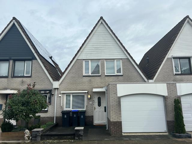 Woning te huur in Nieuwenhoorn, Hellevoetsluis