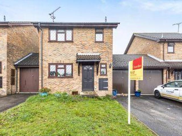 House for rent in Heol-las, Surrey