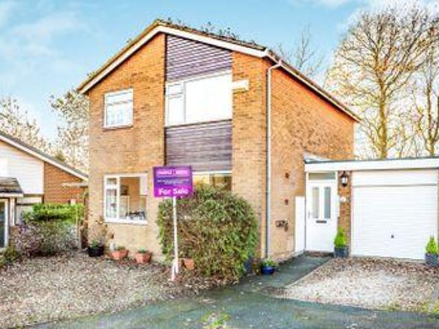 House for sale in Huddersfield, West Yorkshire